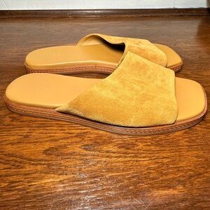 Vince Canella Mule Flat Slides Tan Suede Size 9.5 Like New